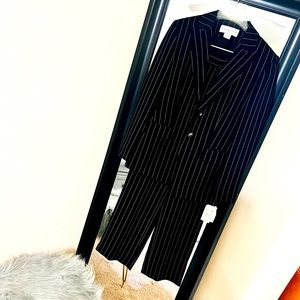Black w/White stripe Jones New York pant suit sz6 petite